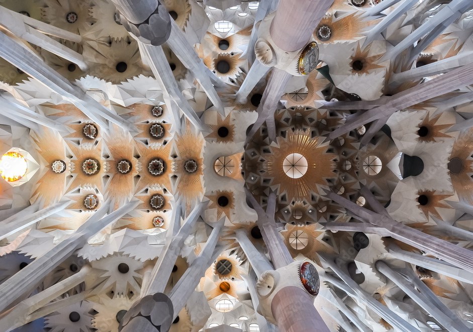 Basílica da Sagrada Família, em Barcelona, será concluída em 2026
